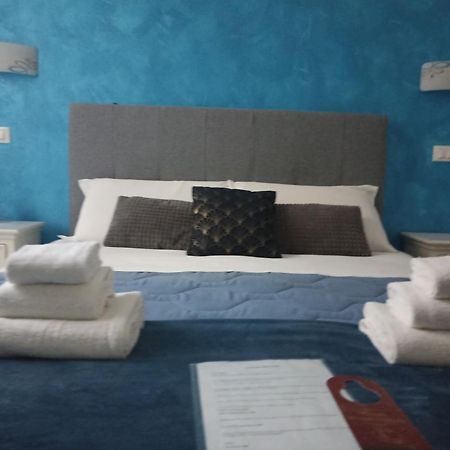 Ad Cavour Luxury Rooms - By Ad Roma الغرفة الصورة