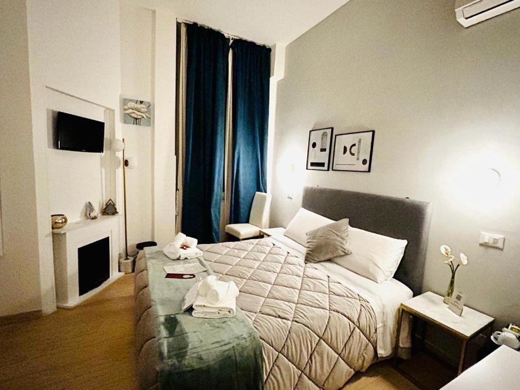 Ad Cavour Luxury Rooms - By Ad Roma الغرفة الصورة