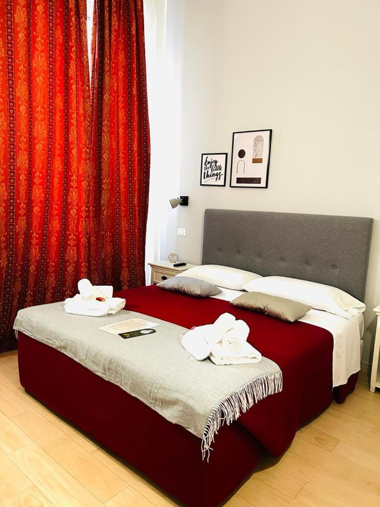Ad Cavour Luxury Rooms - By Ad Roma الغرفة الصورة