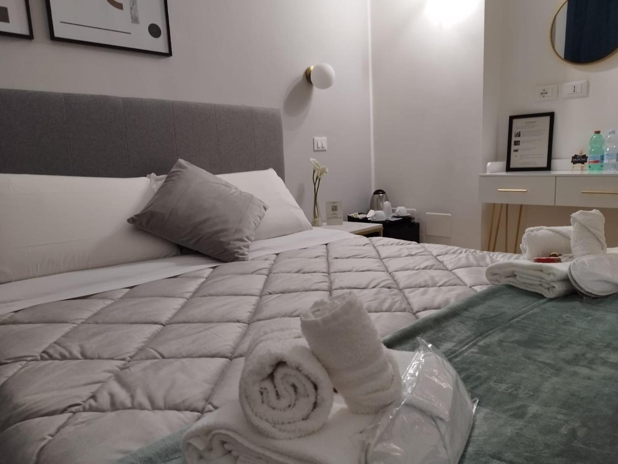 Ad Cavour Luxury Rooms - By Ad Roma الغرفة الصورة