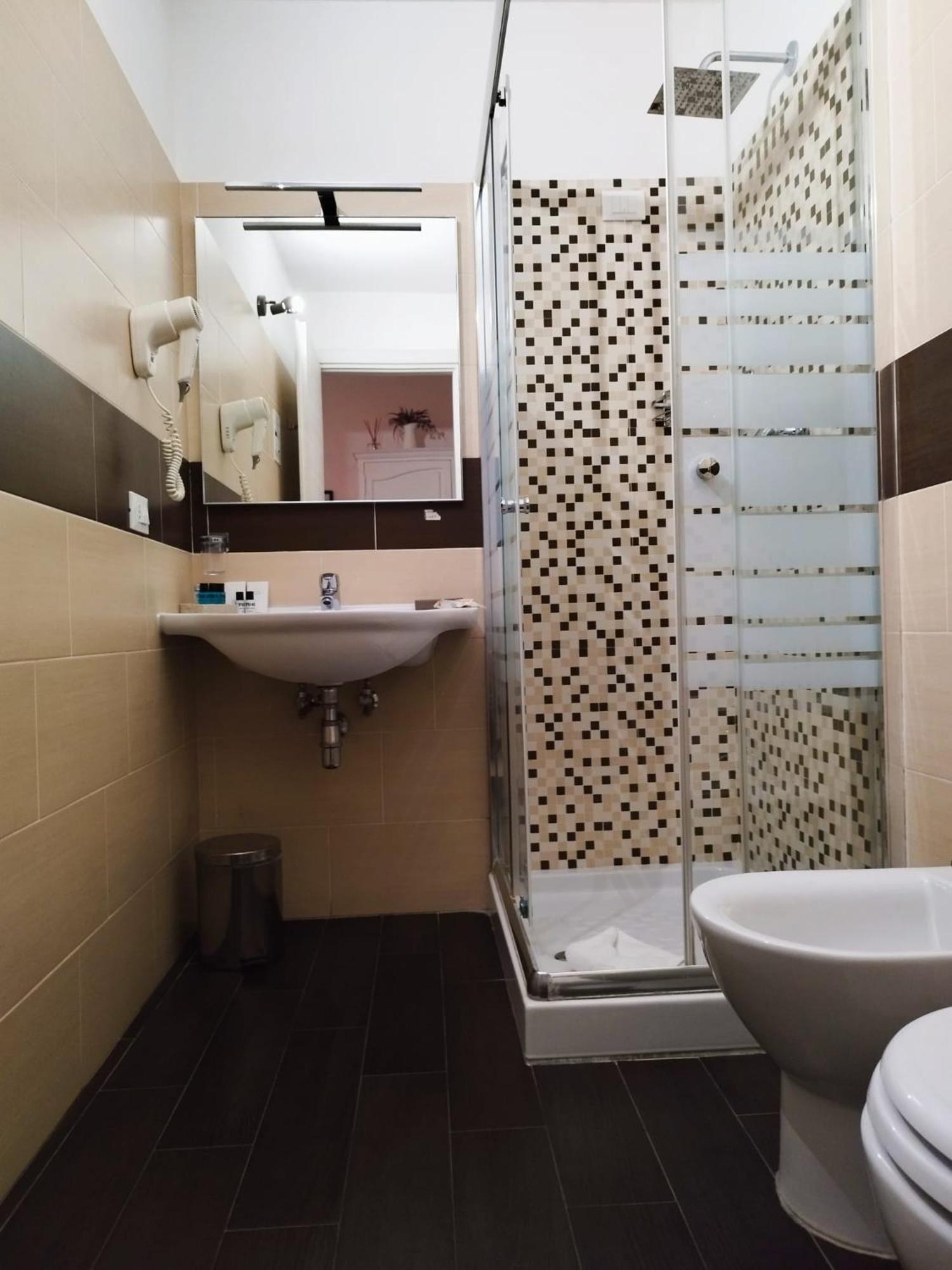 Ad Cavour Luxury Rooms - By Ad Roma الغرفة الصورة